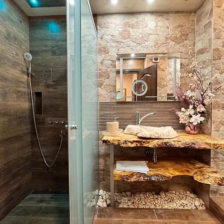 Modern Oasis On The Sea Garden - 2 Bedroom