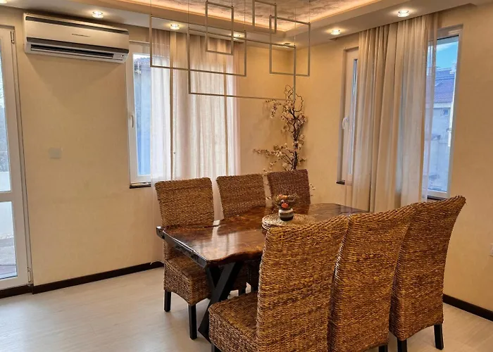 Modern Oasis On The Sea Garden - 2 Bedroom