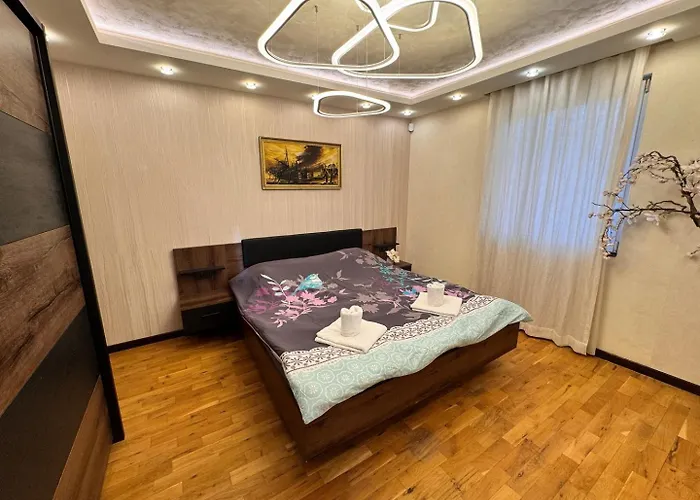 Modern Oasis On The Sea Garden - 2 Bedroom Warna