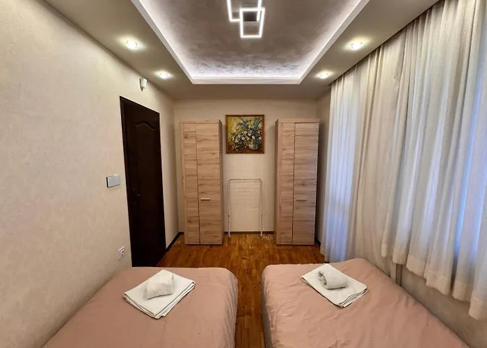 Modern Oasis On The Sea Garden - 2 Bedroom * Warna