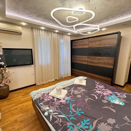 Modern Oasis On The Sea Garden - 2 Bedroom * Warna