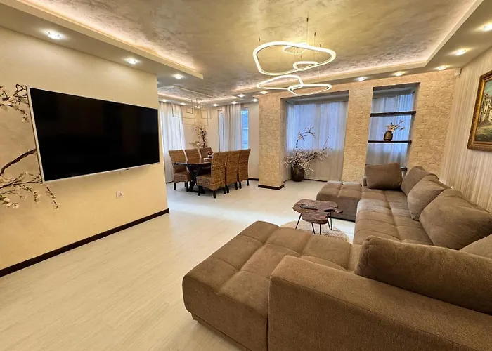 Modern Oasis On The Sea Garden - 2 Bedroom * וארנה